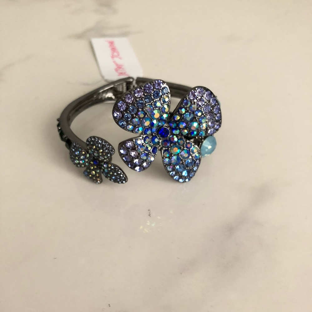 NWOT Betsey Johnson Adjustable Flower Bracelet